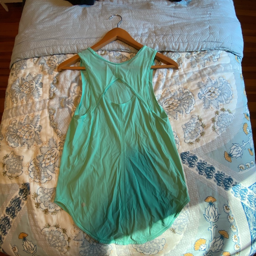 Lululemon Tee - Picture 2 of 3